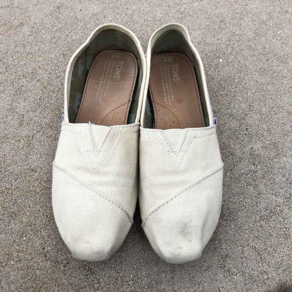 White Toms - Picture 1 of 4